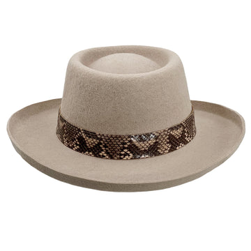 Warm White Hat – Artisan Band Detail