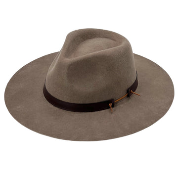 Soft Tan Flat-Brim – Minimalist Leather Strap