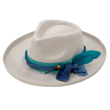 White Wide-Brim Hat – Vibrant Feather Accent