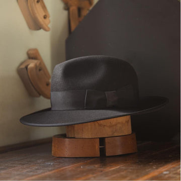 Stylish Vintage Felt Black Fedora Hat - Perfect for Any Occasion