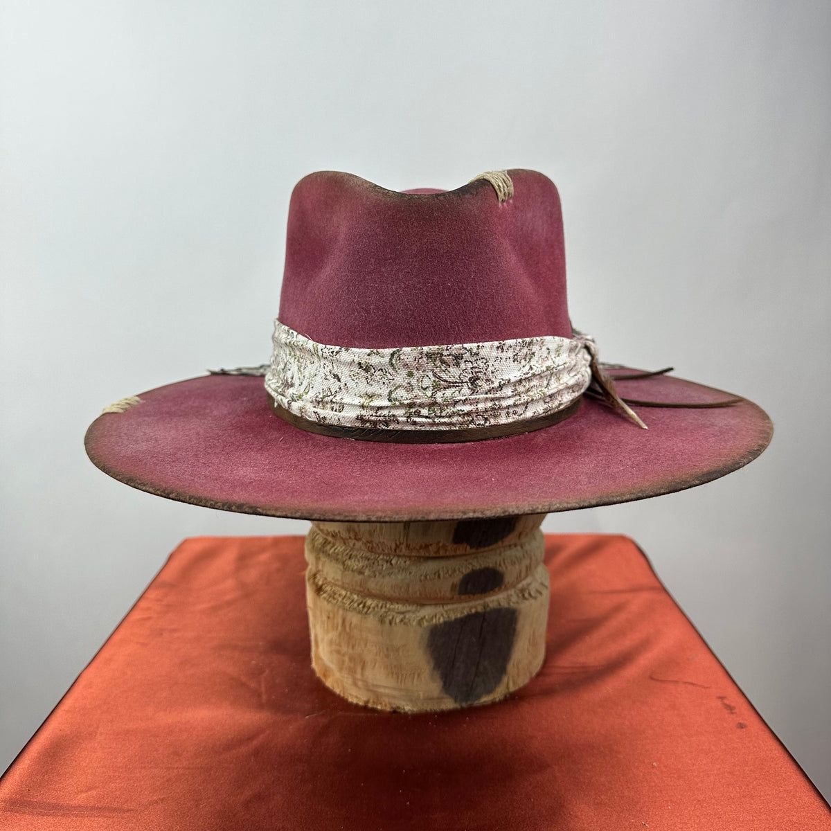 The Monterey Maroon Distressed Fedora – Chicmatchy