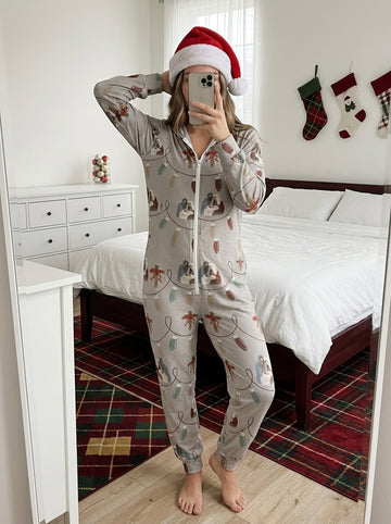 Rustic Nativity Scene and Christmas Lights Garland Print Hooded Women Pyjamas