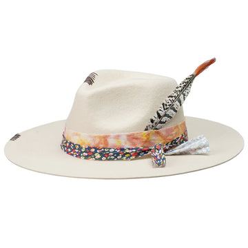 Refined Flat-Brim Hat – Neutral Tone, Floral Print, Subtle Feather Detail