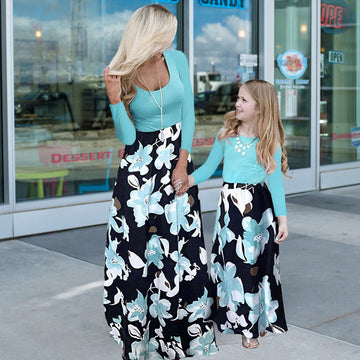 Sale！Long Sleeve Floral Long Dress  for Mom and Me in Green