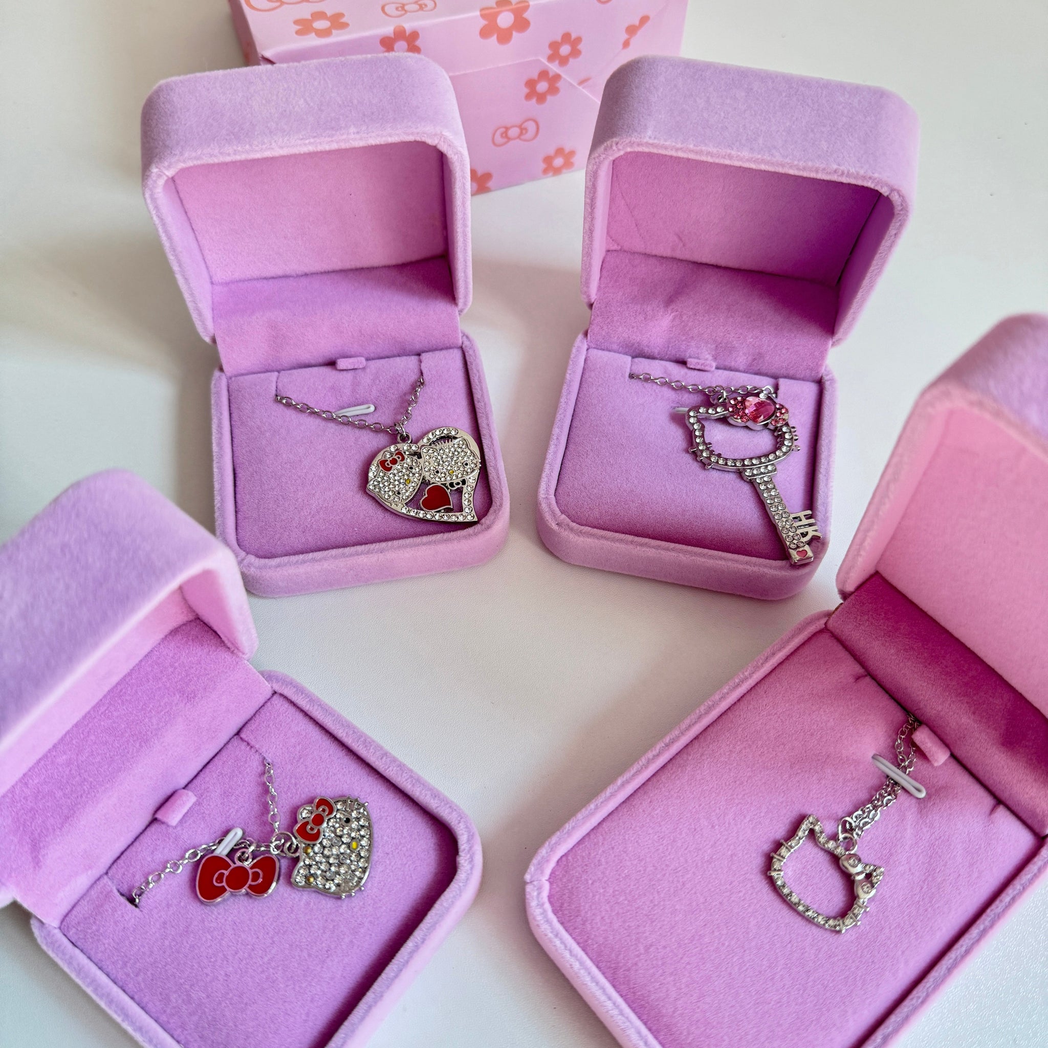 Hellokitty Valentine's Day Rhinestone Necklace